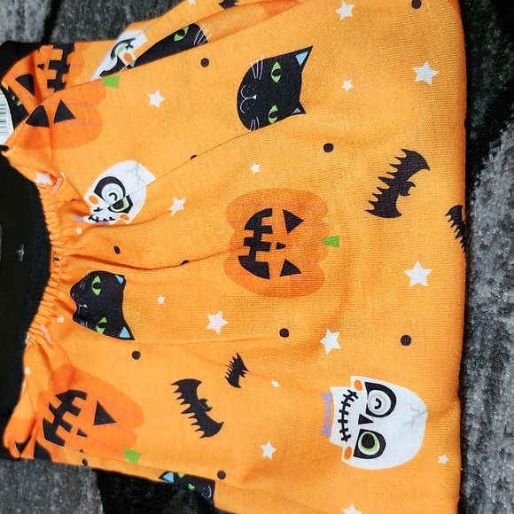 VIBRANT LIFE HALLOWEEN ICONS PRINT & CANDY CORN MEDIUM DOG PAJAMAS BUNDLE - Picture 4 of 7